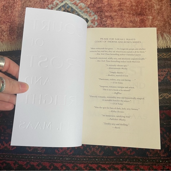 A Court of Frost and Starlight paperback - Picture 7 of 8